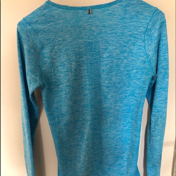 NIKE DRI-FIT LONGSLEEVE - Picture 2 of 6